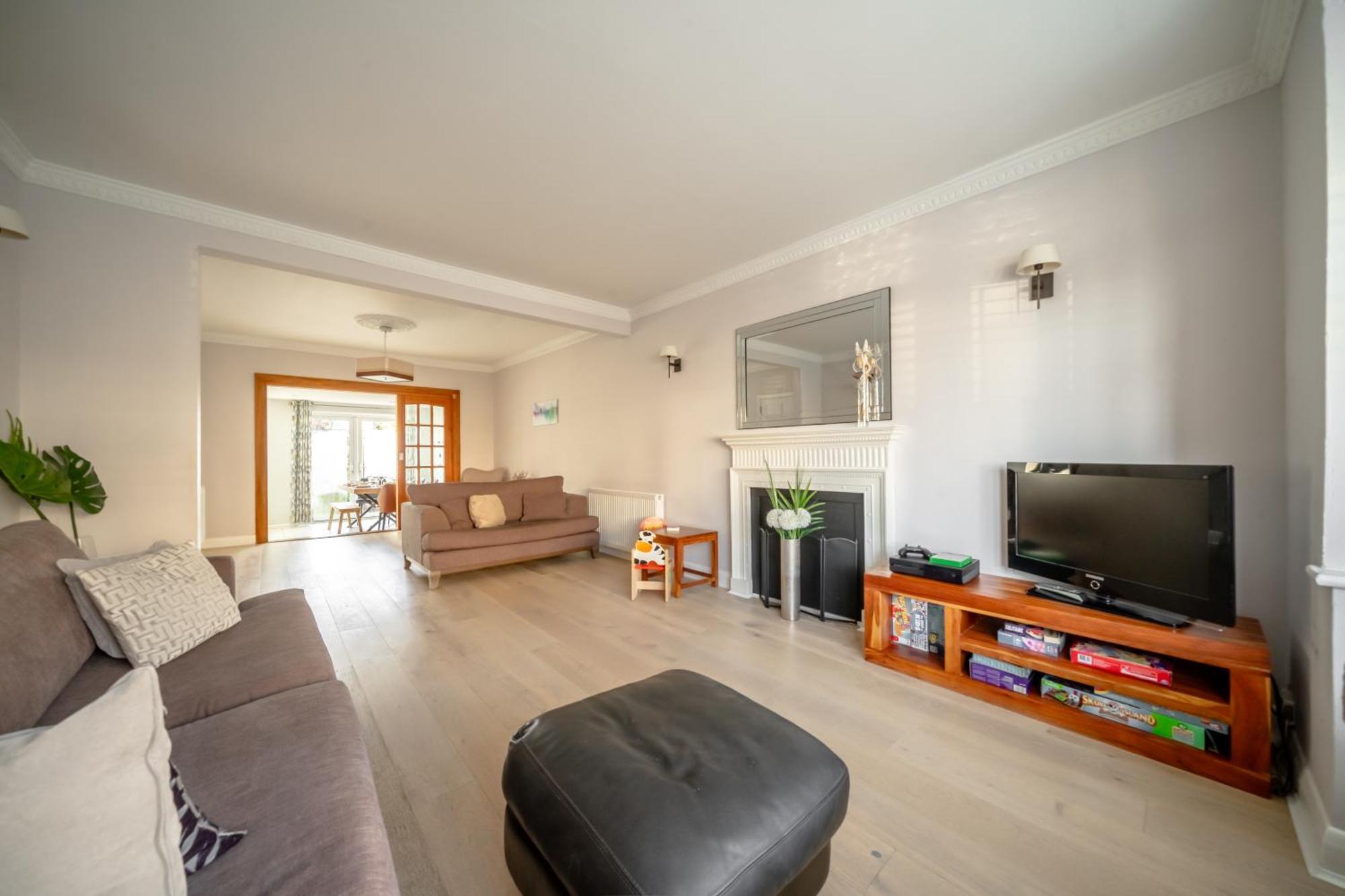 London & Forest Loughton  Bagian luar foto